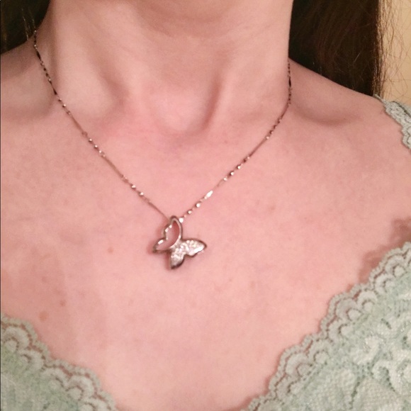 100% Silver 2.5 Carats CZ Butterfly Necklace - Picture 4 of 4